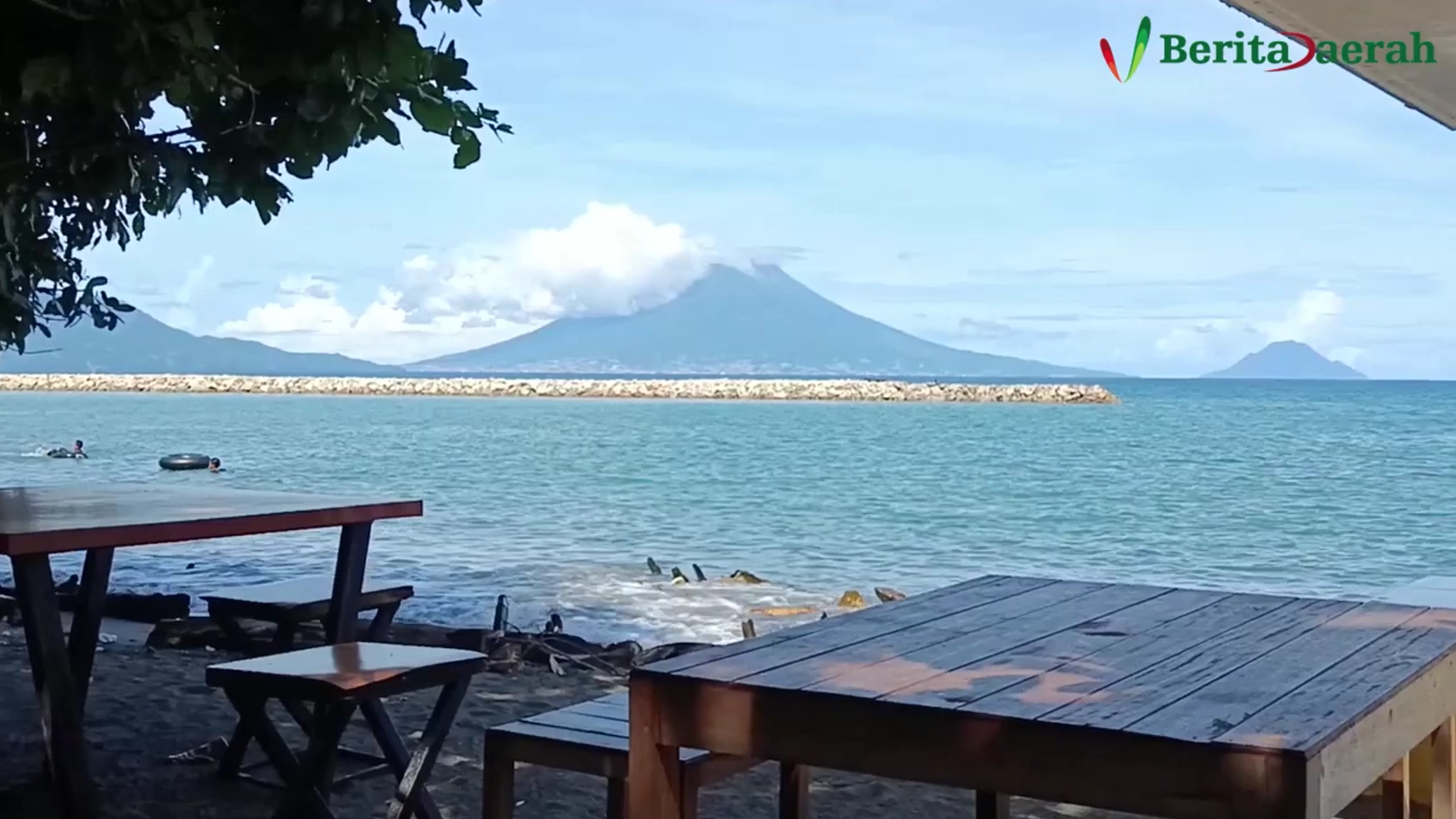 Pesona Pantai Doe Masure di Tidore Kepulauan
