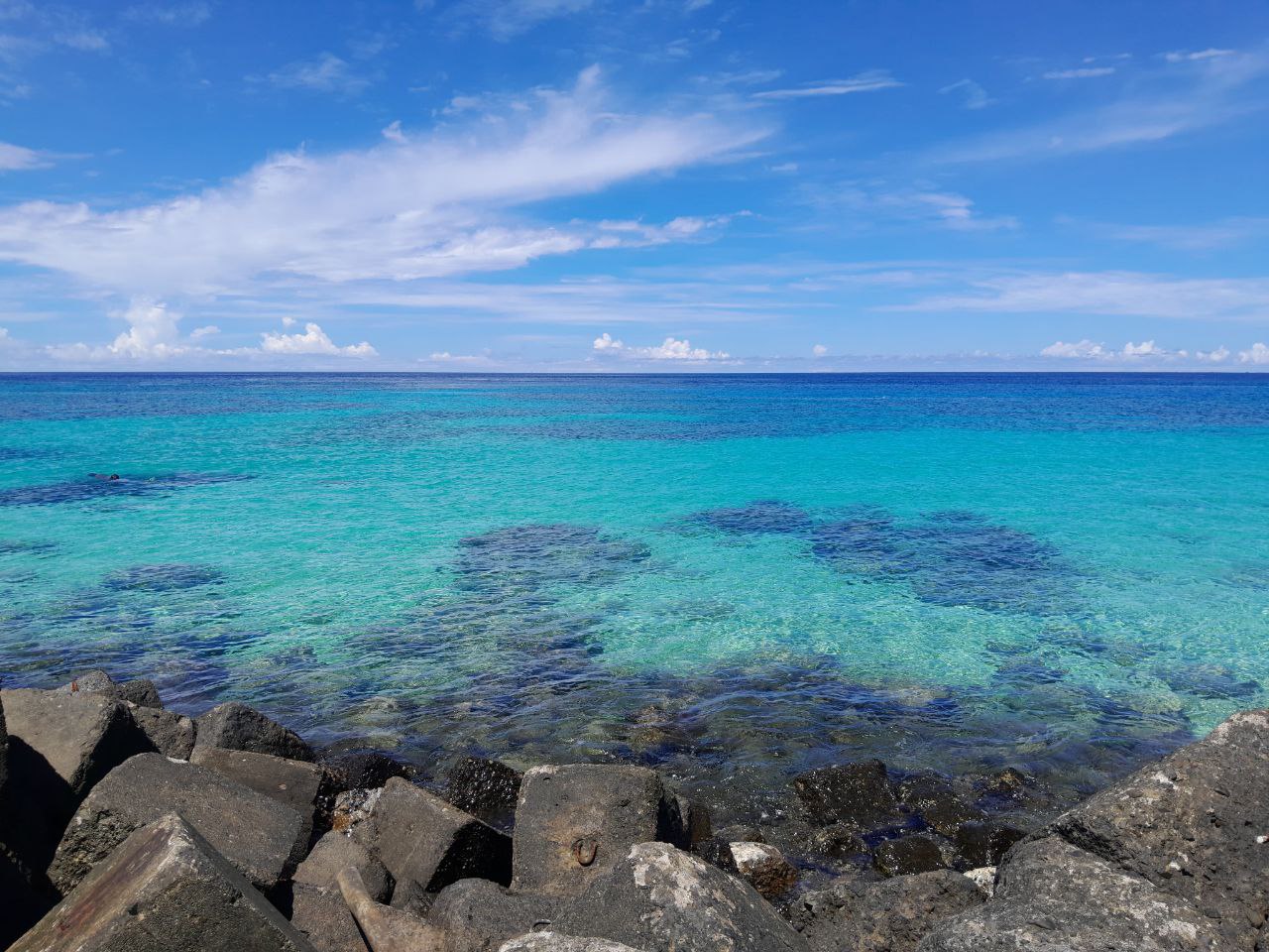Pesona Tersembunyi Pantai Batu Kotak Abasi di Manokwari