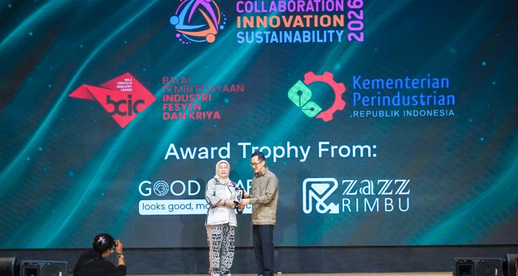 Agus juga menekankan pentingnya peningkatan nilai tambah produk, daya saing ekspor, serta penguatan ekosistem inovasi dan kewirausahaan di sektor fesyen. “Kemenperin berkomitmen menghadirkan kebijakan yang mendukung pelaku industri, termasuk bantuan teknologi, pembiayaan, dan promosi produk di tingkat nasional maupun global,” ujarnya.