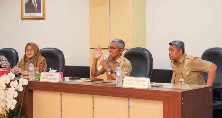 Agus memberikan masukan agar daerah menerapkan lima terobosan. Pertama, dengan cara mengoptimalkan sumber-sumber pendapatan yang ada. Misalnya, pajak hotel dan restoran. Kedua, melalui ekstensifikasi, dengan meningkatkan pengelolaan sumber daerah. Ketiga, peningkatan kapasitas sumber daya manusia (SDM) dalam pengelolaan daerah.