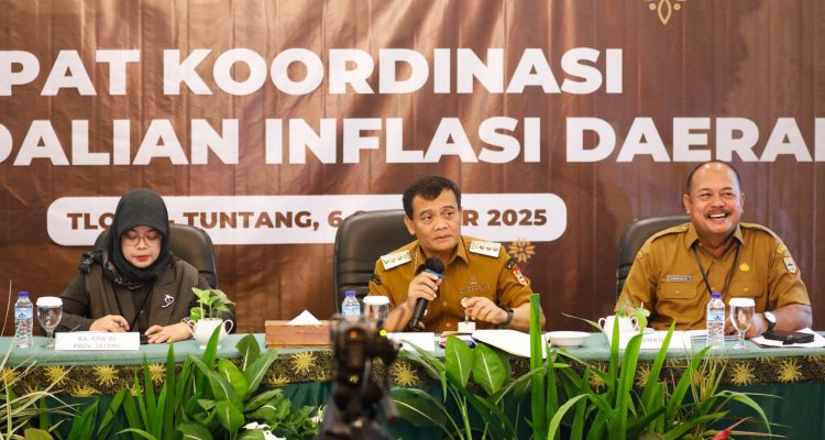 Berdasarkan data TPID Jawa Tengah, inflasi pada September 2025 tercatat sebesar 2,65 persen (year on year), dan secara bulanan (month to month) mencapai 0,21 persen. Sejumlah harga bahan pokok di pasar relatif stabil.