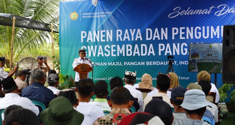 Bupati Banyuwangi Ipuk Fiestiandani menyampaikan bahwa Banyuwangi turut memberikan kontribusi nyata melalui peningkatan produksi pangan, khususnya beras dan jagung.