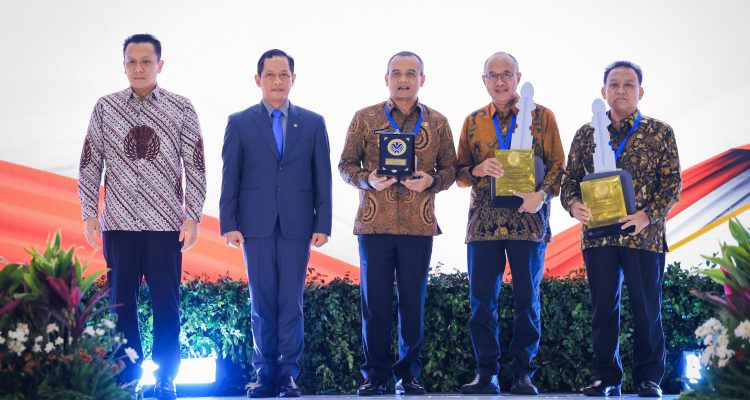 Pemerintah Kabupaten Banyumas kembali mencatatkan capaian penting di bidang lingkungan hidup. Pada Rapat Koordinasi Nasional (Rakornas) Pengelolaan Sampah 2026 di Gedung Balai Kartini,