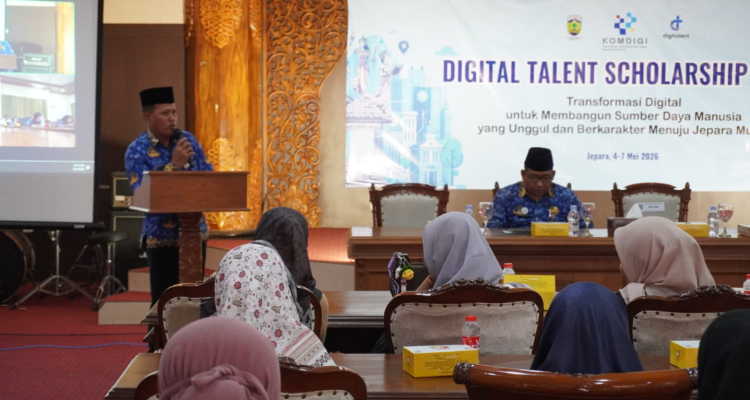Dalam sambutannya, Sridana Paminta menegaskan bahwa transformasi digital saat ini berkembang sangat cepat dan telah mengubah berbagai aspek kehidupan, mulai dari pola kerja hingga sistem pelayanan publik. Karena itu, peningkatan kualitas SDM dinilai menjadi faktor utama dalam memperkuat daya saing daerah.