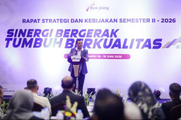Menurut Ahmad Luthfi, Jawa Tengah memiliki lebih dari empat juta pelaku UMKM yang tersebar di kabupaten dan kota. Besarnya jumlah pelaku usaha tersebut menunjukkan bahwa ekonomi kerakyatan memiliki peran strategis dalam menciptakan lapangan kerja, meningkatkan pendapatan masyarakat, sekaligus mendorong pertumbuhan ekonomi daerah.