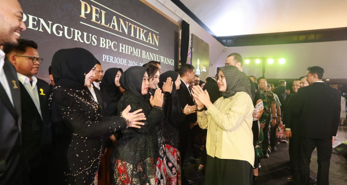Dengan modal sumber daya alam yang melimpah, kepemimpinan yang adaptif, serta kolaborasi lintas sektor yang terus diperkuat, Banyuwangi memiliki peluang besar untuk memperkuat perannya sebagai salah satu penggerak ekonomi regional. Tantangan tentu masih ada, namun arah pembangunan yang konsisten menunjukkan bahwa Banyuwangi tidak sekadar membangun daerahnya sendiri, melainkan juga berpotensi menjadi simpul pertumbuhan ekonomi yang memberi dampak positif bagi kawasan Jawa Timur bahkan Indonesia.