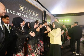 Dengan modal sumber daya alam yang melimpah, kepemimpinan yang adaptif, serta kolaborasi lintas sektor yang terus diperkuat, Banyuwangi memiliki peluang besar untuk memperkuat perannya sebagai salah satu penggerak ekonomi regional. Tantangan tentu masih ada, namun arah pembangunan yang konsisten menunjukkan bahwa Banyuwangi tidak sekadar membangun daerahnya sendiri, melainkan juga berpotensi menjadi simpul pertumbuhan ekonomi yang memberi dampak positif bagi kawasan Jawa Timur bahkan Indonesia.