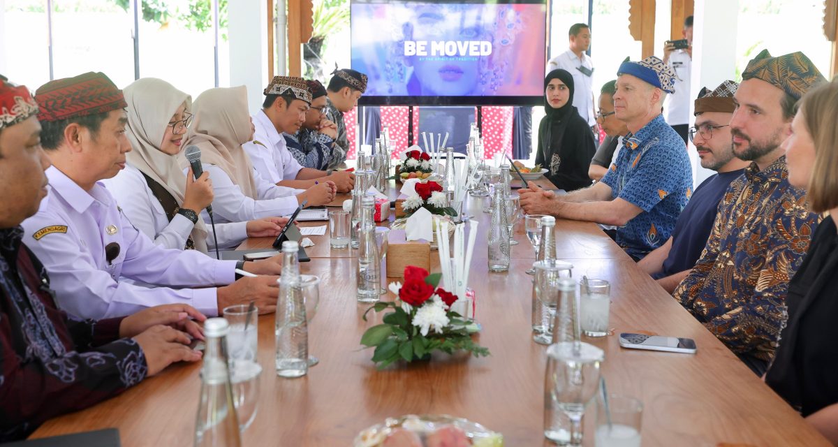 Pengembangan jaringan TPS3R di berbagai wilayah menjadi bagian dari strategi Pemerintah Kabupaten Banyuwangi dalam membangun ekonomi sirkular, yakni sistem yang mengedepankan pengurangan sampah, pemanfaatan kembali material yang masih bernilai, serta peningkatan kesadaran masyarakat terhadap pengelolaan lingkungan.