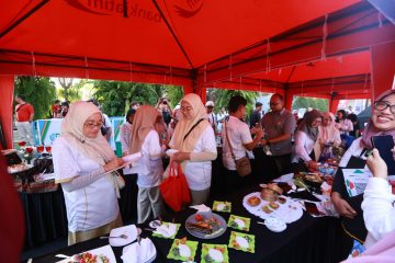 Bupati Ipuk mengatakan, Shrimp Fiesta tidak sekadar menjadi kegiatan promosi, tetapi juga momentum untuk memperkuat kesadaran masyarakat bahwa sektor budidaya udang memiliki peran penting bagi perekonomian daerah.