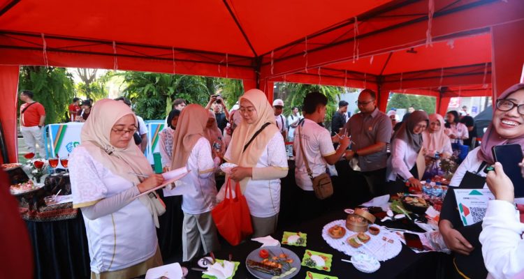 Bupati Ipuk mengatakan, Shrimp Fiesta tidak sekadar menjadi kegiatan promosi, tetapi juga momentum untuk memperkuat kesadaran masyarakat bahwa sektor budidaya udang memiliki peran penting bagi perekonomian daerah.