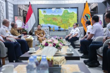 Batang dan Kendal memiliki posisi strategis karena berada di jalur Pantura dan memiliki kawasan industri yang terus berkembang. Jika konektivitas kereta api dapat diintegrasikan dengan dry port, pergerakan bahan baku dan produk industri berpeluang menjadi lebih efisien.